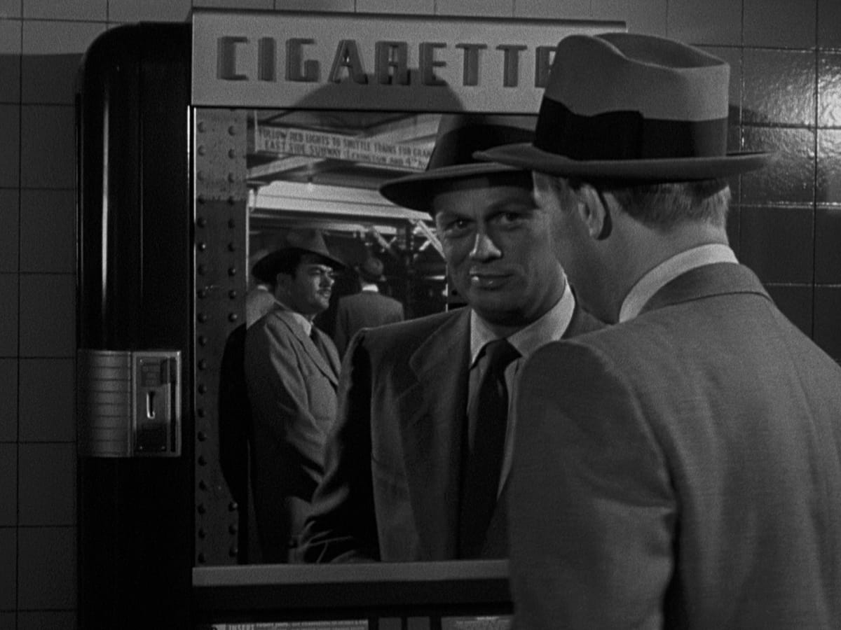 Pickup on South Street, film still