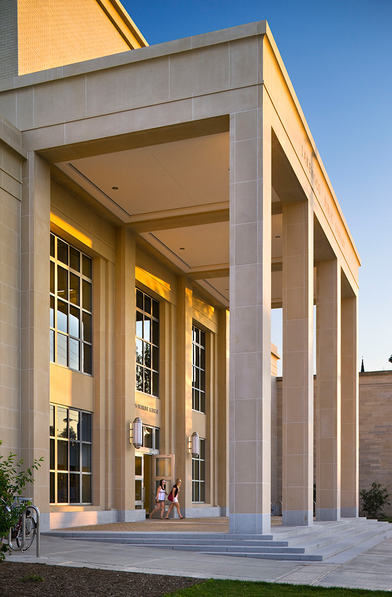 lakewood-public-library-main-entrance-porch-robert-am-stern